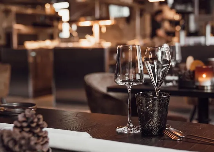 מלון Broederenklooster 4*