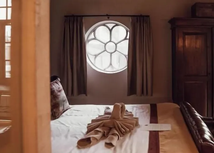 מלון Broederenklooster 4*